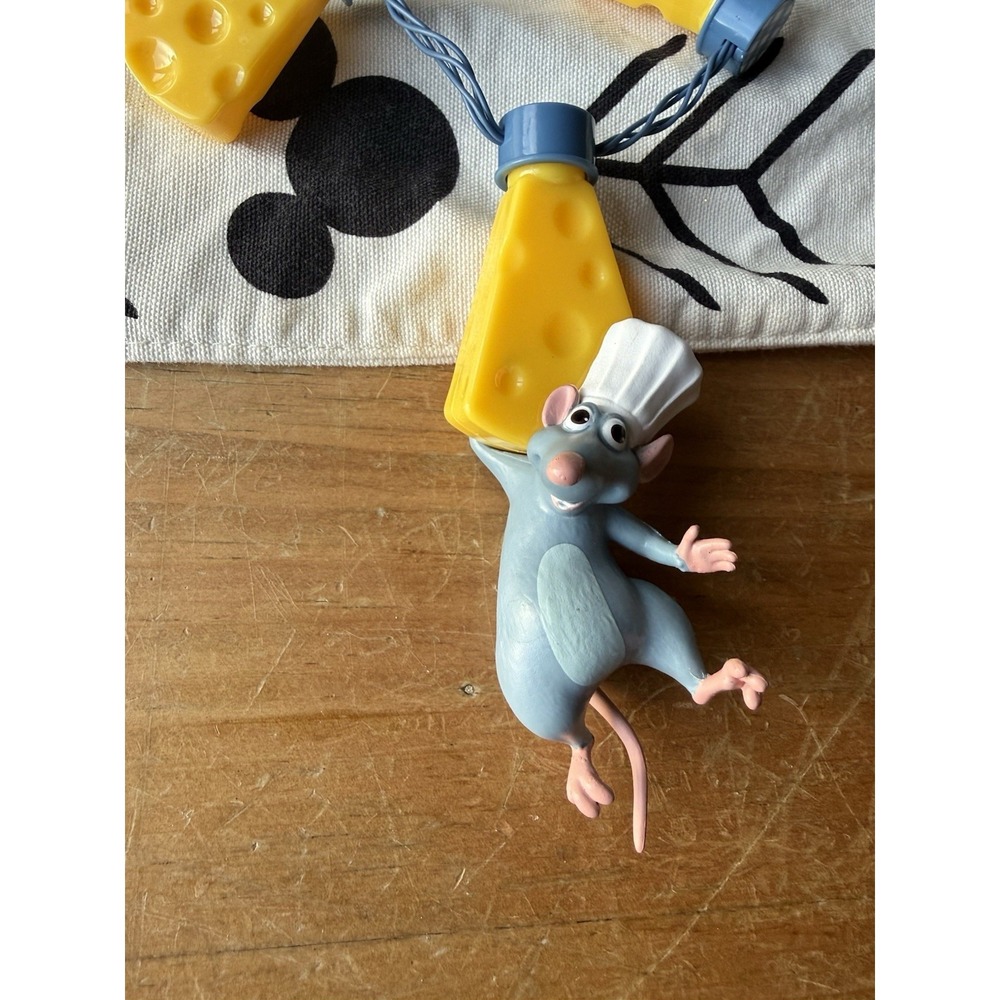 Disney Parks Chef Remy's Ratatouille Adventure Cheese Glow Necklace New with Tag - Picture 2 of 3